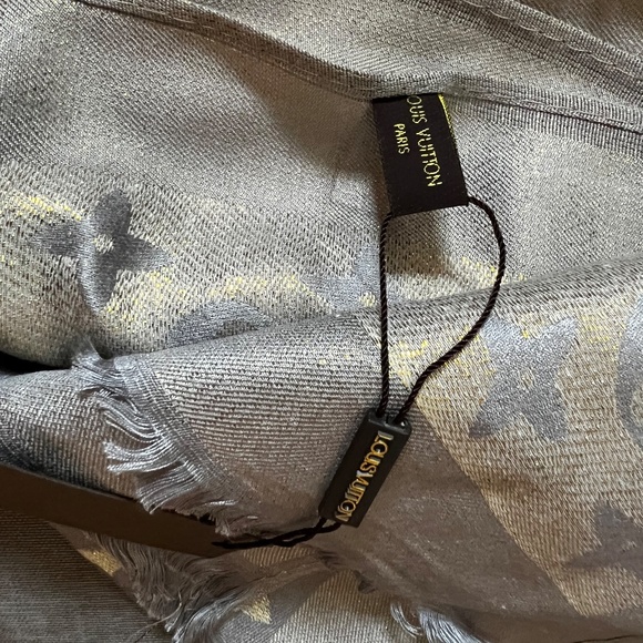 New Louis Vuitton Paris VL Pashmina Scarf Shawl Cashmere Silk Silver Gold Logo - Picture 3 of 13